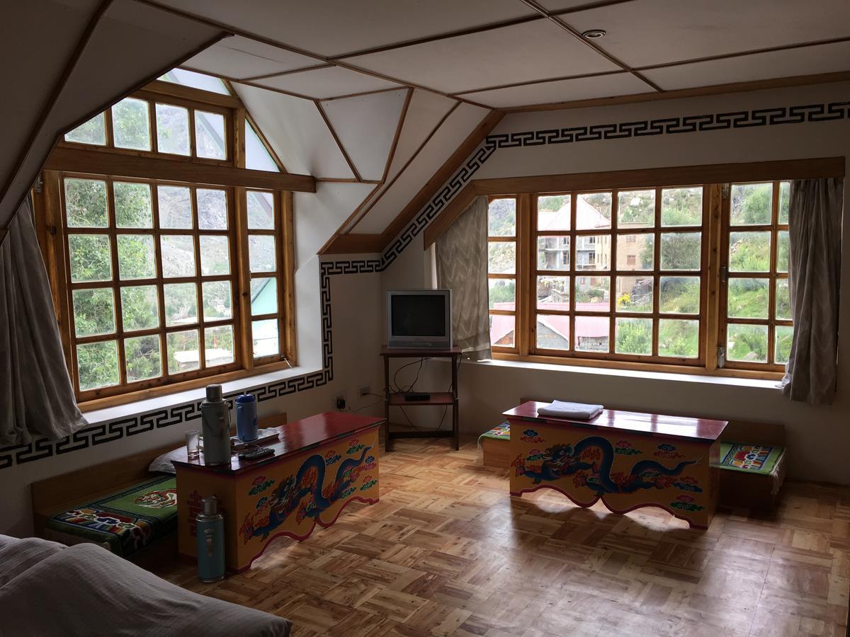 Jispa Gemoor Khar- Manor House Bed & Breakfast エクステリア 写真
